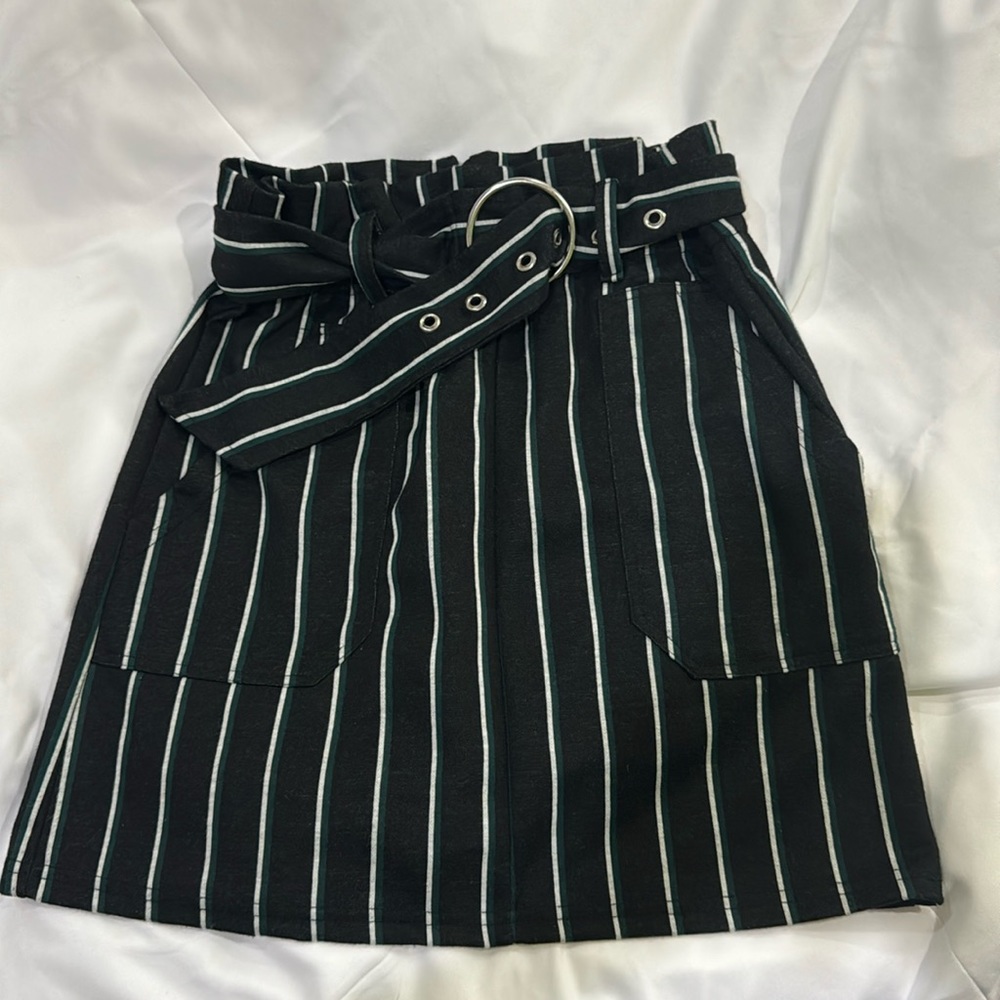 Skirt with belt
